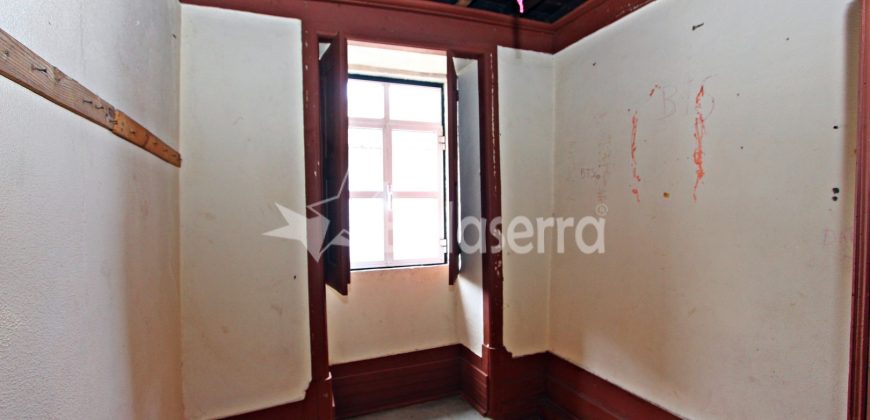 2 Casas em Pedra com Terreno em Nespereira