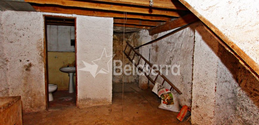 2 Casas em Pedra com Terreno em Nespereira