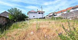 Casa com Logradouro em Nespereira