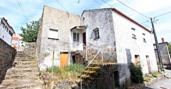 Casa com Logradouro em Nespereira