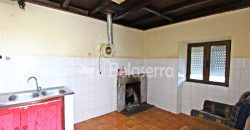 Casa com Logradouro em Nespereira