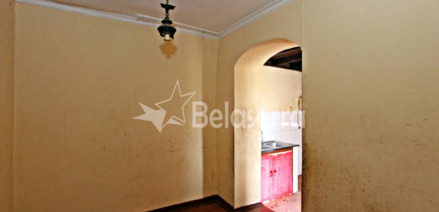 Casa com Logradouro em Nespereira