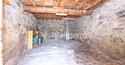 Casa com Logradouro em Nespereira