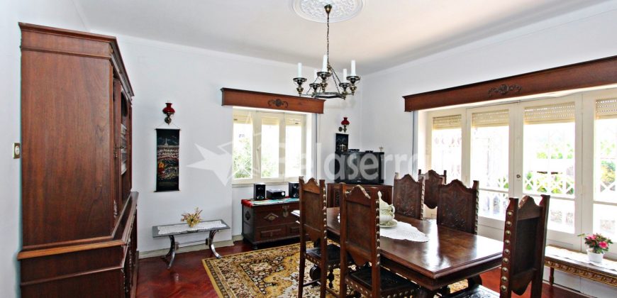 Moradia com terreno em Pinhanços