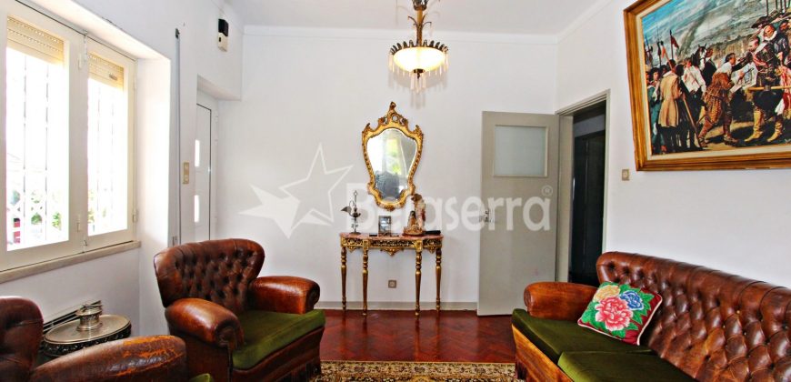 Moradia com terreno em Pinhanços