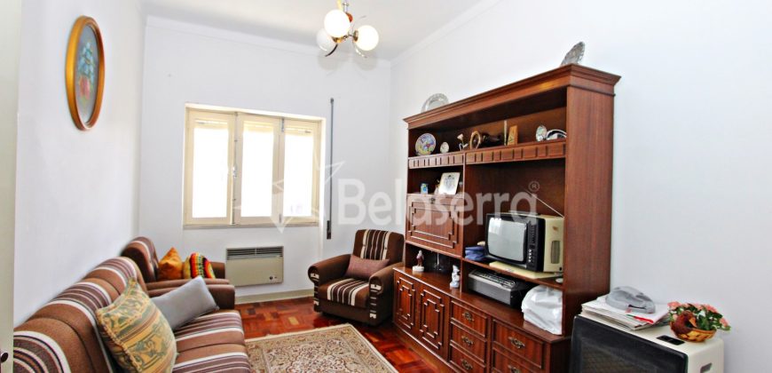 Moradia com terreno em Pinhanços