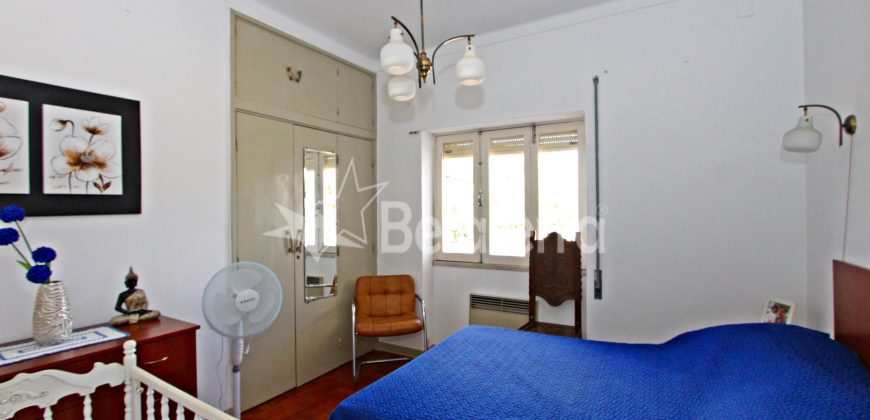 Moradia com terreno em Pinhanços