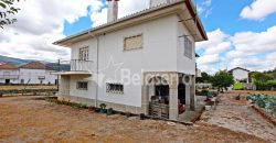 Moradia com terreno em Pinhanços