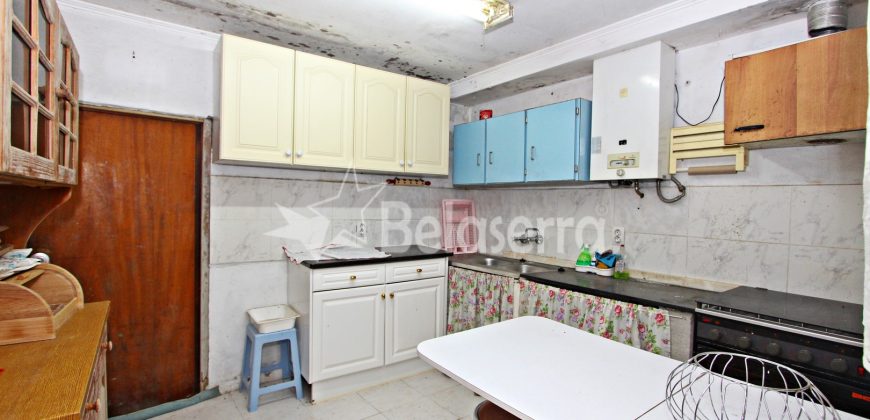 Casa com Logradouro em Loriga