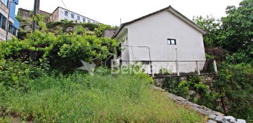 Casa com Logradouro em Loriga
