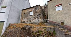 Moradia com Terreno e Ruina